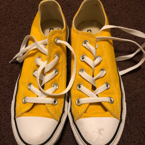 converse low yellow